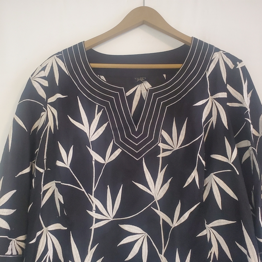 TALBOTS Size 18W Petite B&W 3/4 sleeve palm print tunic top with side zipper